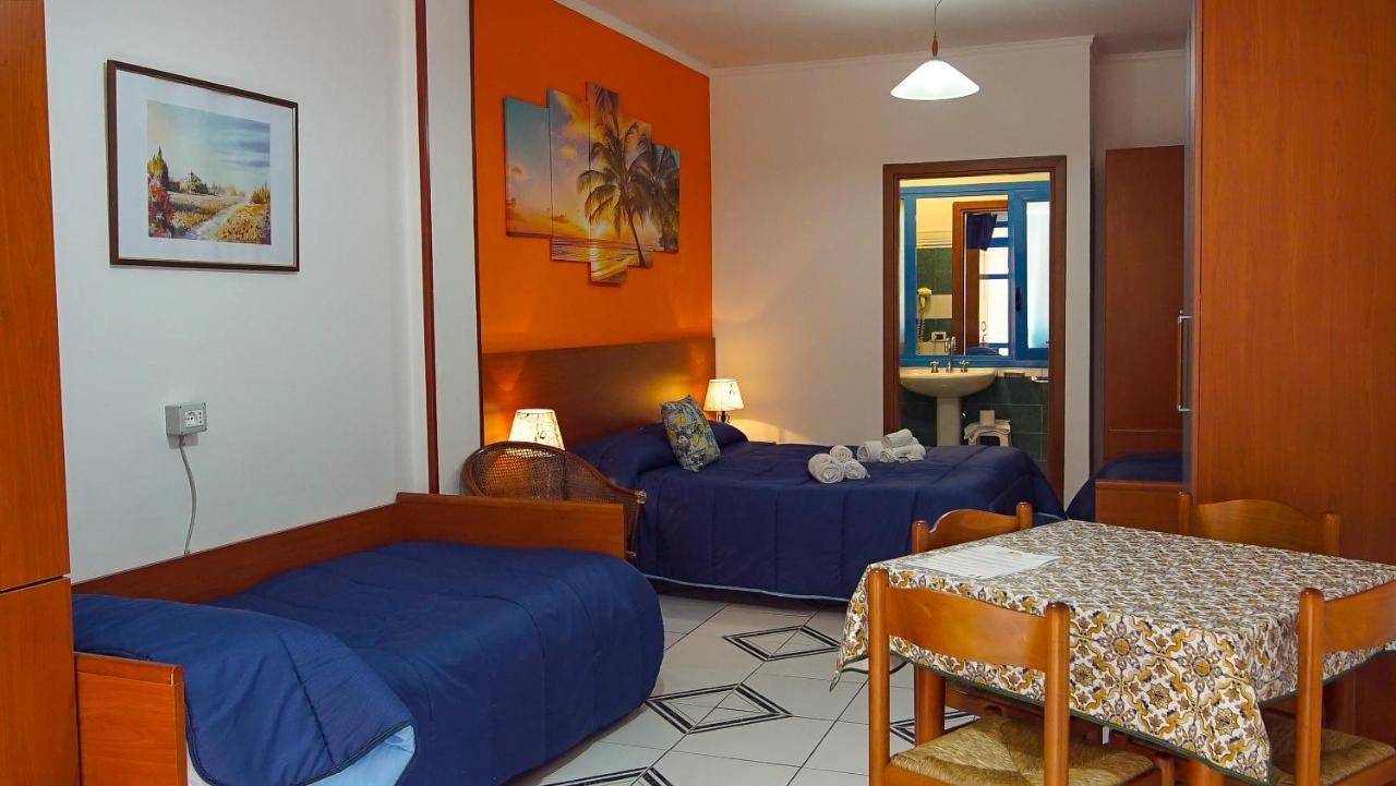 Baia Di Naxos Aparthotel Giardini Naxos Luaran gambar