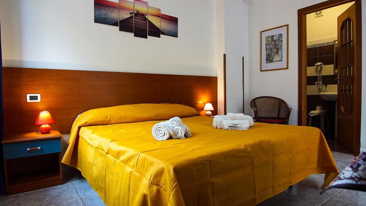 Baia Di Naxos Aparthotel Giardini Naxos Luaran gambar