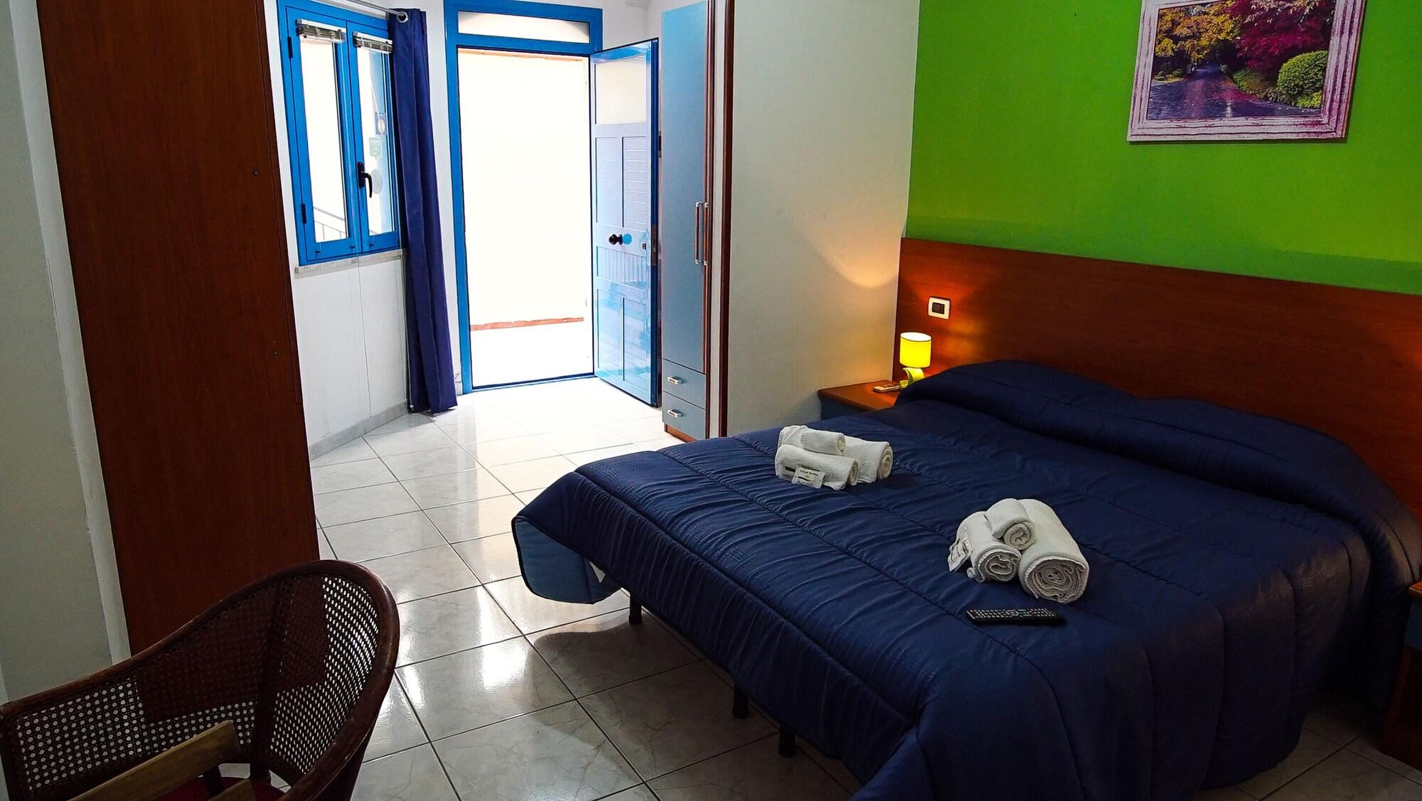 Baia Di Naxos Aparthotel Giardini Naxos Luaran gambar