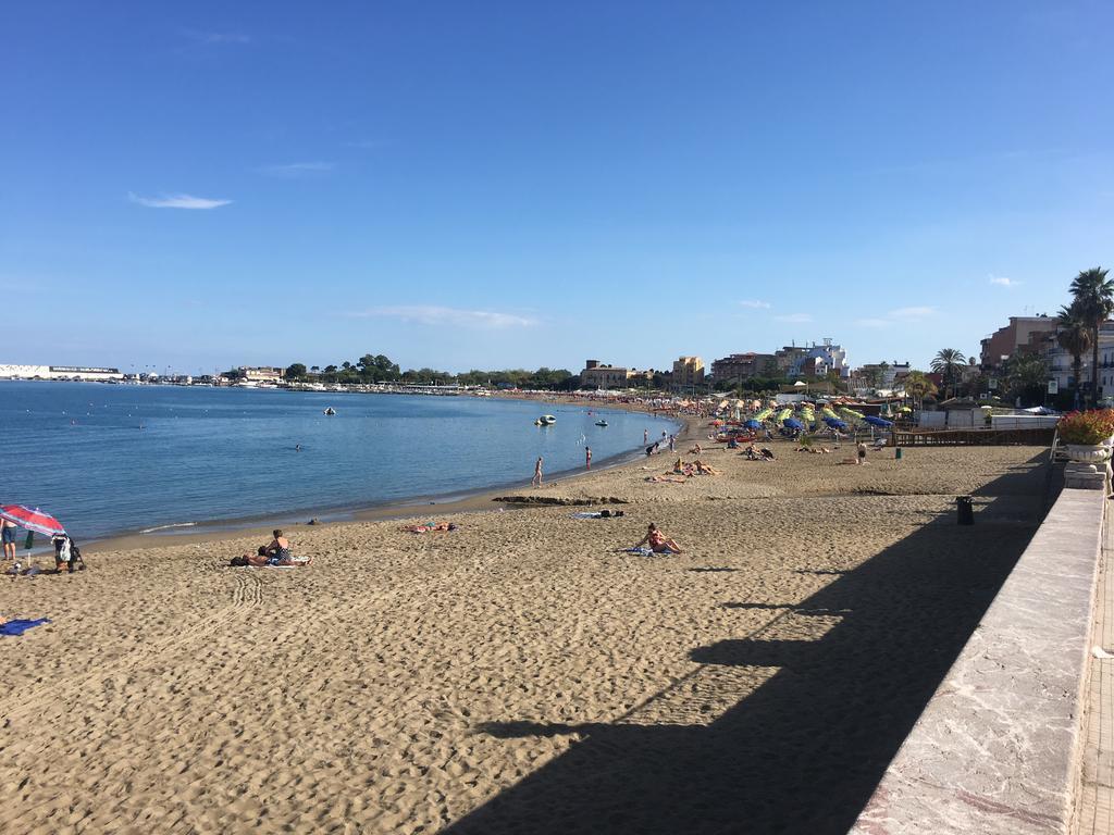 Baia Di Naxos Aparthotel Giardini Naxos Luaran gambar
